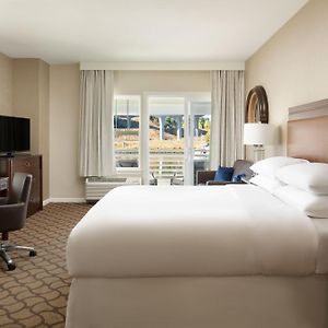 Corner King Room